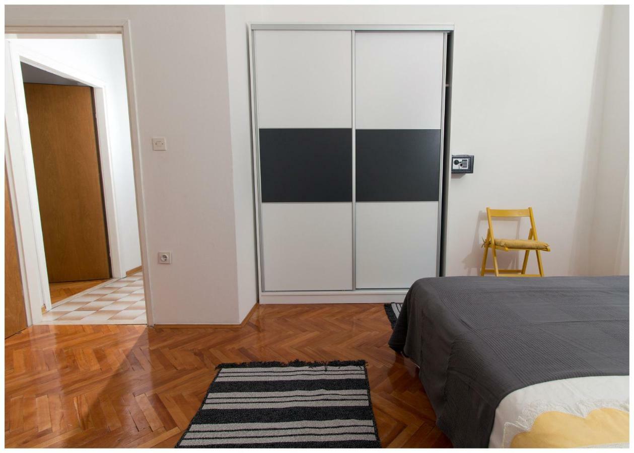 Large Apartment Between Split And Trogir คาชเตลา ภายนอก รูปภาพ