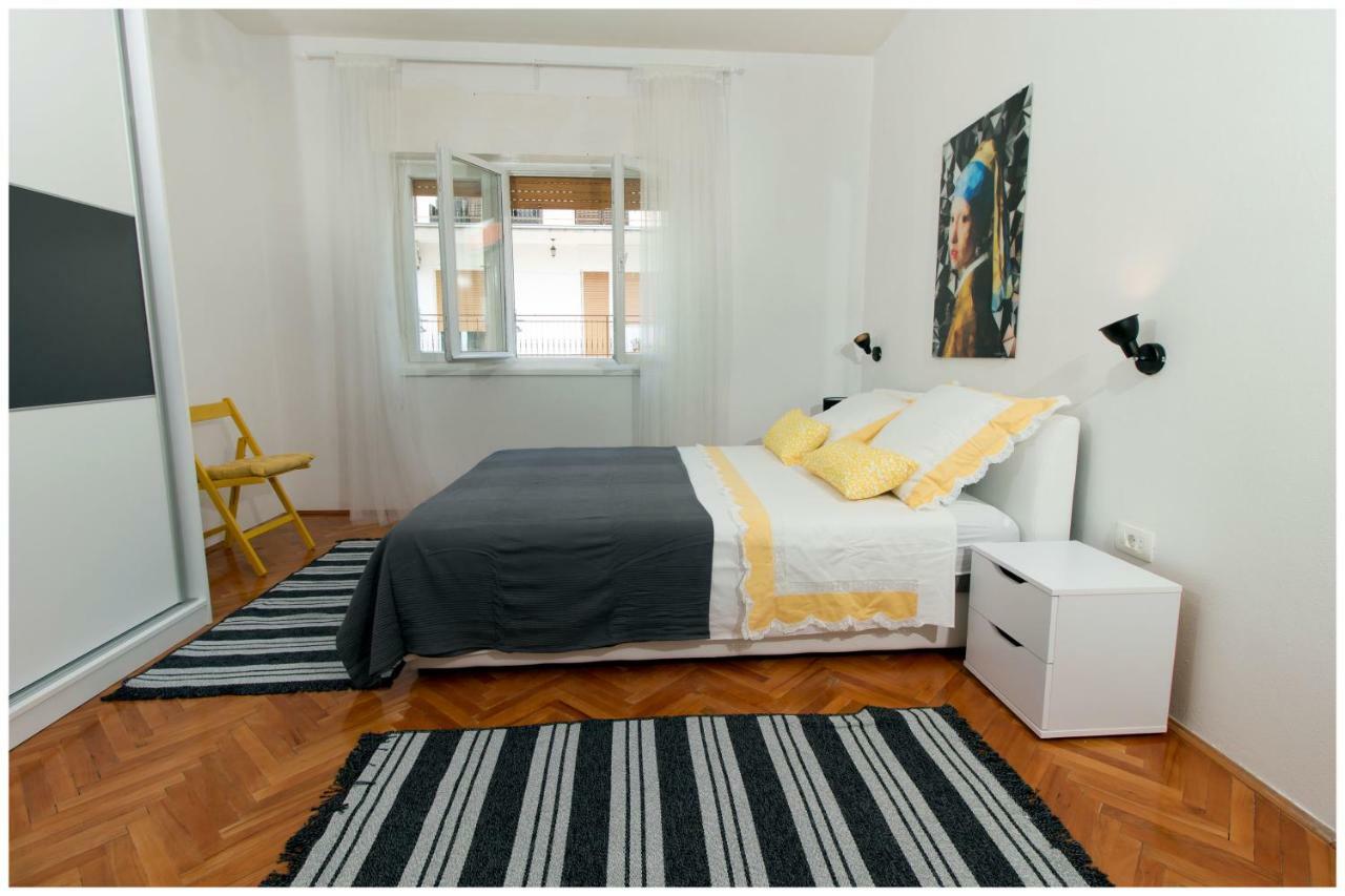 Large Apartment Between Split And Trogir คาชเตลา ภายนอก รูปภาพ