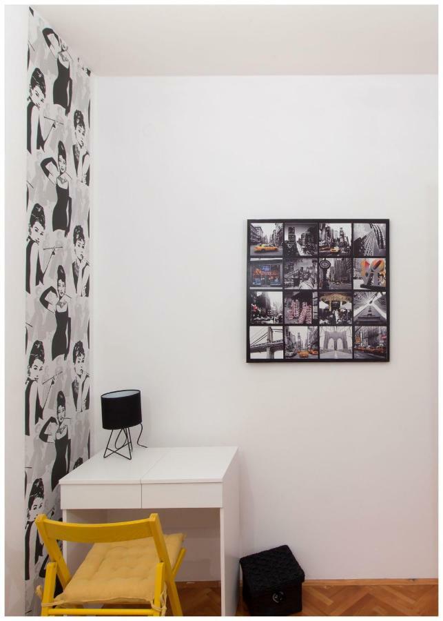 Large Apartment Between Split And Trogir คาชเตลา ภายนอก รูปภาพ