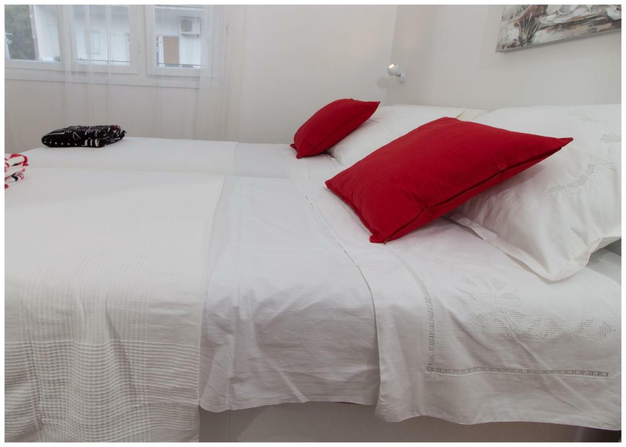 Large Apartment Between Split And Trogir คาชเตลา ภายนอก รูปภาพ